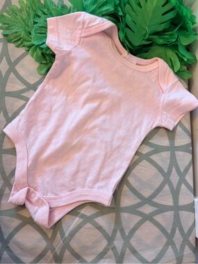 💫10/$25 • Greenbrier Blush Pink Cotton Bodysuit